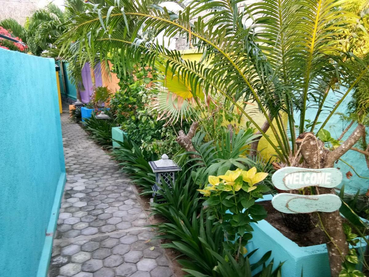 Villa Pemandangan Sekotong Barat Exterior photo